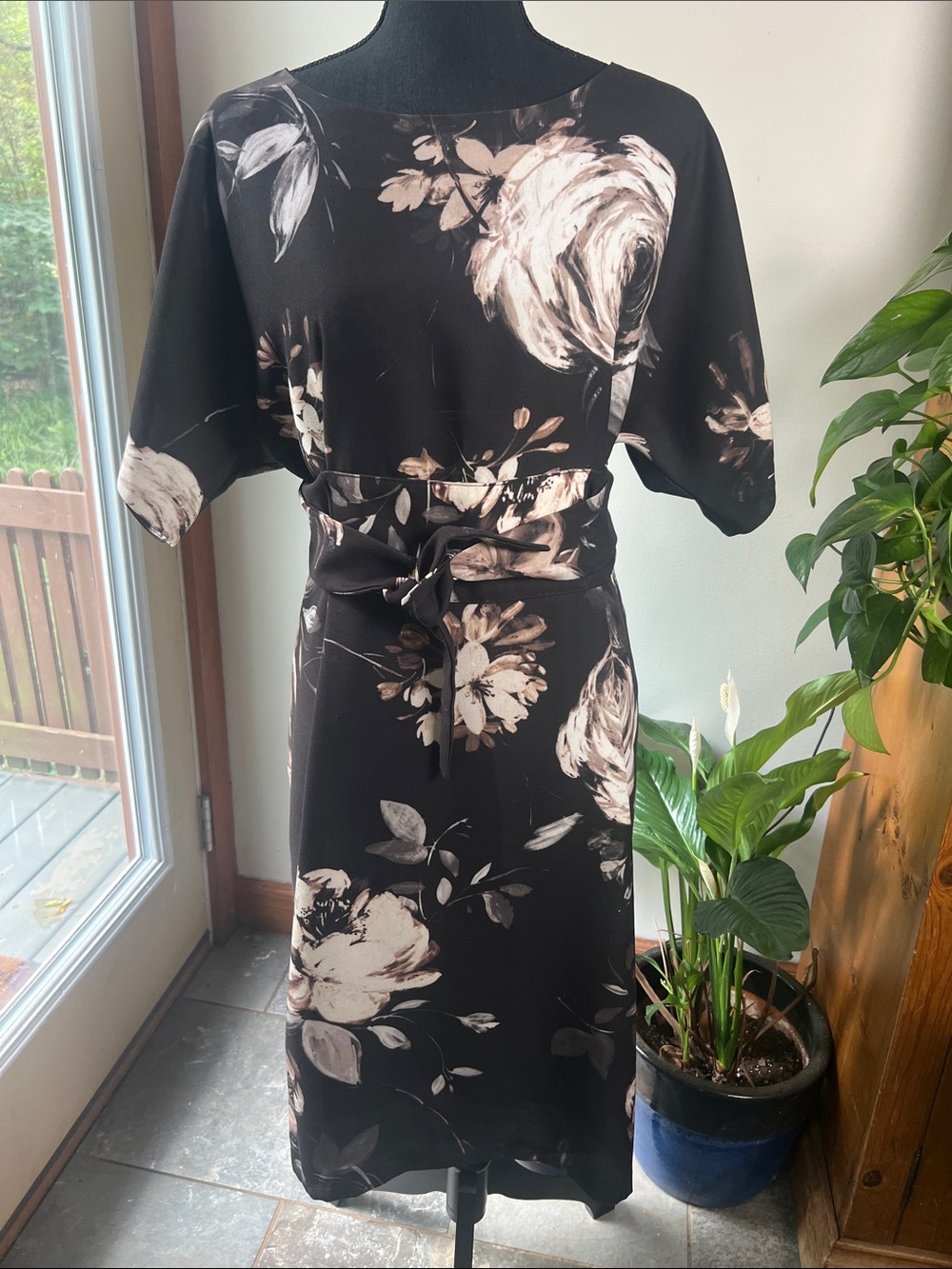 Floral Tie-Waist Midi Dress in Black and Cream